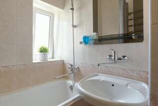 Апартаменты V80-18 MODERN TWO NEW LARGE 80m2 SEPARATE 2BEDROOMS - CENTRAL LOCATION, OLYMPIC STADIUM - GULLIVER MALL - Velyka Vasylkivska St, 80 Киев Апартаменты с 2 спальнями-71