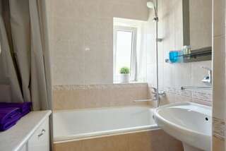 Апартаменты V80-18 MODERN TWO NEW LARGE 80m2 SEPARATE 2BEDROOMS - CENTRAL LOCATION, OLYMPIC STADIUM - GULLIVER MALL - Velyka Vasylkivska St, 80 Киев Апартаменты с 2 спальнями-73